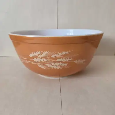 Add a touch of vintage charm to your kitchen with this vintage Pyrex mixing bowl from the Autumn Har...