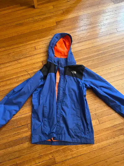 Boys Northface Raincoat size 14-16, View more