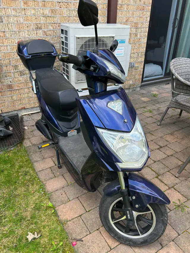 Scooter Electrique - Daymak Arrow in eBike in Longueuil / South Shore - Image 3