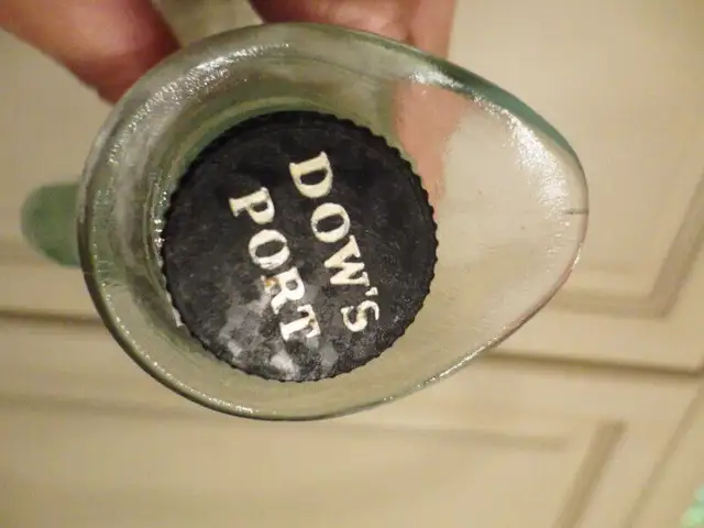 7 Bottles For Sale -Most are Vintage Soda Syphon, Italy Decanter in Arts & Collectibles in Kitchener / Waterloo - Image 10