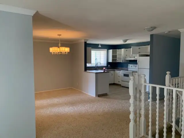 BEAUTIFUL 3 BEDROOM 2 BATH 2 YARDS WITH LARGE GARAGE BY RIVER in Long Term Rentals in Saskatoon - Image 8