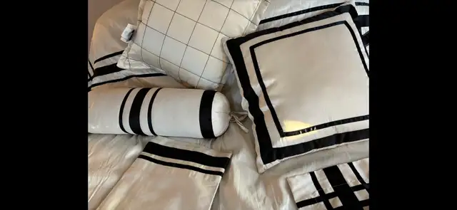 Classic Queen Bedding Set65192924915585123