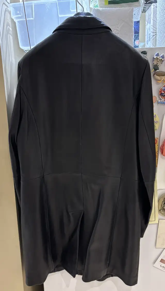 Woman’s leather blazer in Women's - Tops & Outerwear in Oakville / Halton Region - Image 3