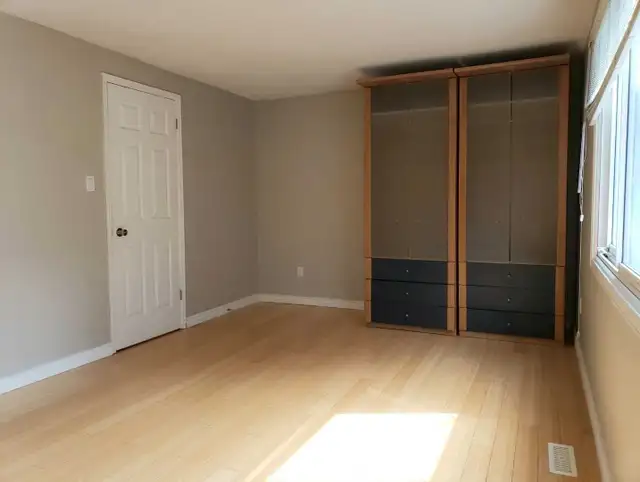 ROOM FOR RENT. CLOSE TO SQUARE ONE- HEART OF MISSISSAUGA63838173247107123