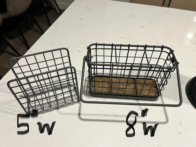 UTENSIL AND NAPKIN HOLDER62854393910531128