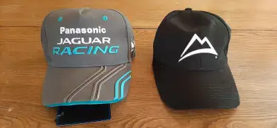 Lot de Casquettes camionneur Jeep, Dodge, Jaguar, Ram et autres $15 Chaque Aussi en inventaire À Voi...