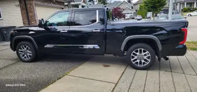 2023 Toyota Tundra 1794 Edition 4x4 28,000 KM $67,950 One-owner truck in exceptional condition with...