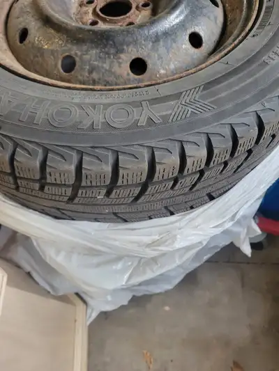 Ice Guard iG 51V 215 65 R16 5 x 100 bolt pattern lots of tread