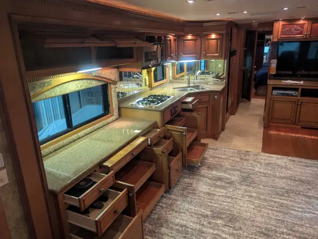 Motorhome - 2003 Spartan Travel Supreme Select in RVs & Motorhomes in Edmonton - Image 6