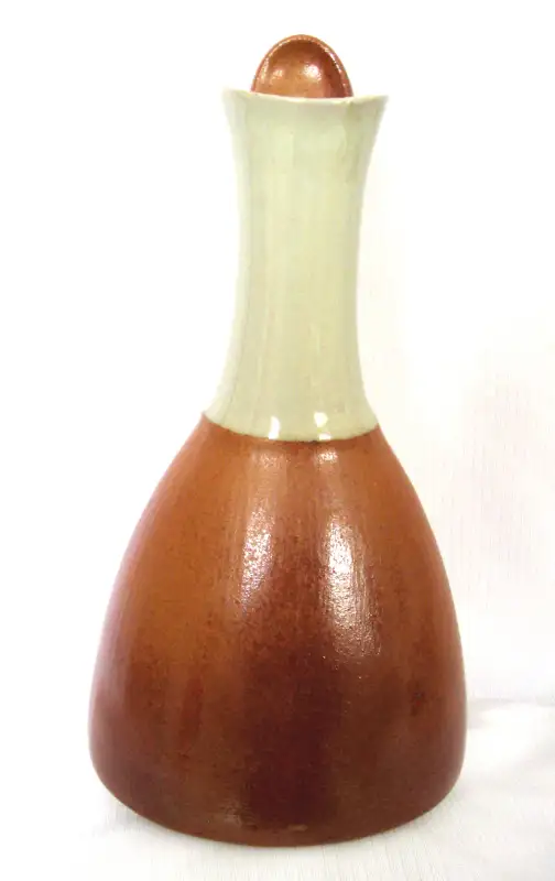 CARAFE MID CENTURY VINTAGE DECANTER ..POTTERIE SIAL/CANADA in Arts & Collectibles in West Island - Image 2