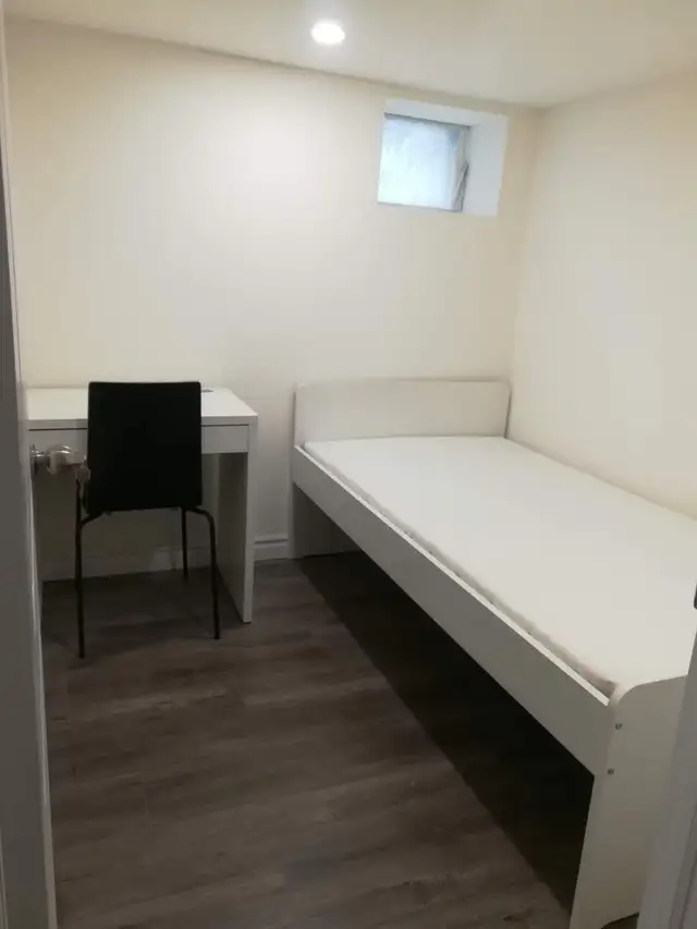 Bloor, @ Ossington TTC, Private Basement room t rent-2Min to TTC