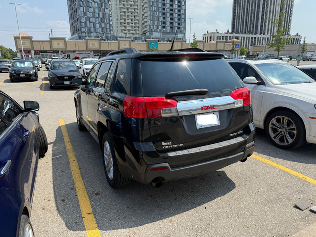 2011 GMC Terrain SLT (AWD), V6 in Cars & Trucks in Markham / York Region - Image 4