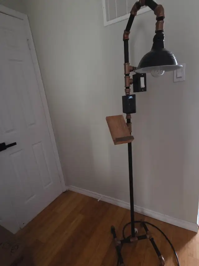 Industrial look Steampunk floor lamp in Indoor Lighting & Fans in Oshawa / Durham Region - Image 8