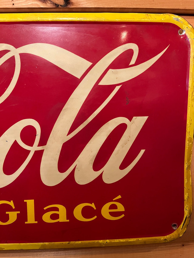 Enseigne Coca-Cola vintage sign 1947 12’’ x 29’’ in Arts & Collectibles in Gatineau - Image 4