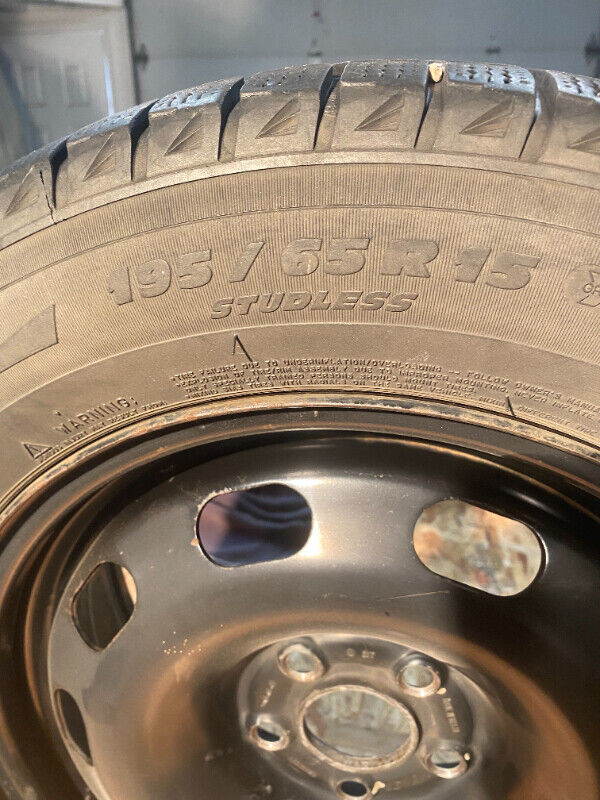 VW JETTA Michelin SNOW TIRES AND STEEL RIMS in Tires & Rims in Delta/Surrey/Langley - Image 3