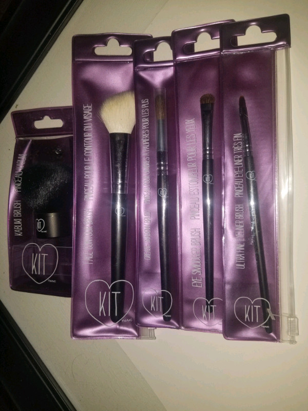 Makup brush set (5 piece -$15) *reduced in Other in St. Catharines