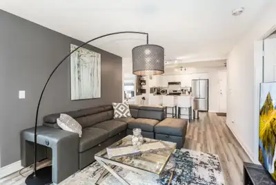 Elegant Short Term Rental In Mississauga