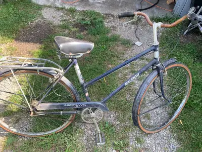 Woman’s Raleigh 3 speed, View more