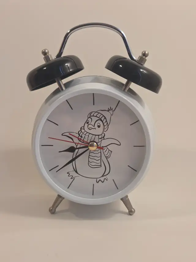 Brand New Penguin Twin Bell Alarm Clock – AA in Home Décor & Accents in City of Toronto - Image 4