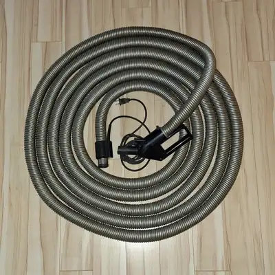 ❄️ Central Vacuum Electric Crushproof Hose❄️ Keep your home spotless with this pre-owned central vac...