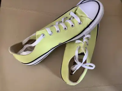 NIB converse running shoes, lemon yellow. Womens 10 but they fit like an 11. Pristine condition. $25