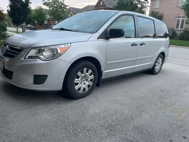 2012 Volkswagen Routan