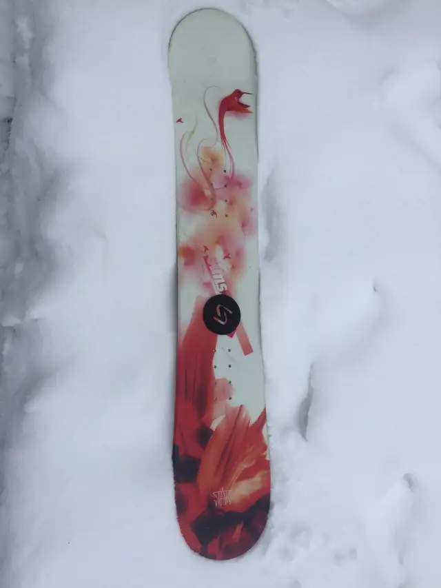Almost New Women's SIMS Snowboard 146cm in Snowboard in City of Montréal - Image 2