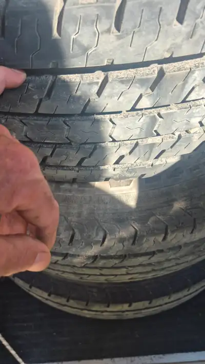 6 pheu qui allait sur motorisé A roulé 1500 kilomètres pratiquement neuf 418-967-2150 par texto si p...