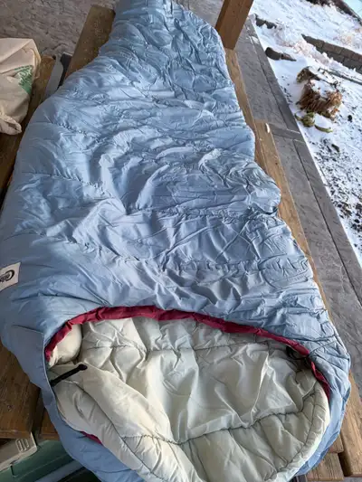 Excellent sleeping bag always stored in large storage sack, not compacting fill. Comes with stuff sa...