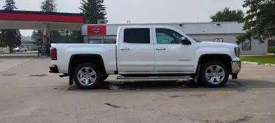 2017 GMC SIERRA 1500 SLT CREW CAB SHORT BOX 4X4. One owner No Accidents or Claims Clear Title. Fully...