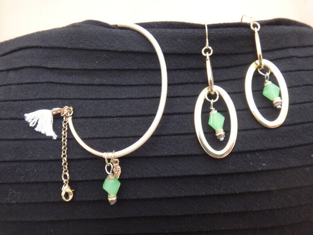 Double Gold Hoop and Green Bead Earrings in Jewellery & Watches in Thunder Bay - Image 3