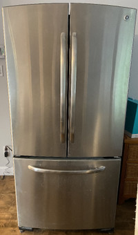 Réfrigérateur GE stainless steel