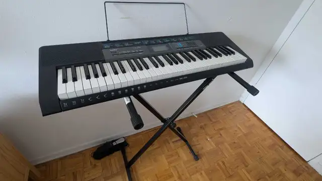 Casio CTK-2550 Keyboard & Yamaha FC4A Pedal switch in Pianos & Keyboards in City of Montréal - Image 2