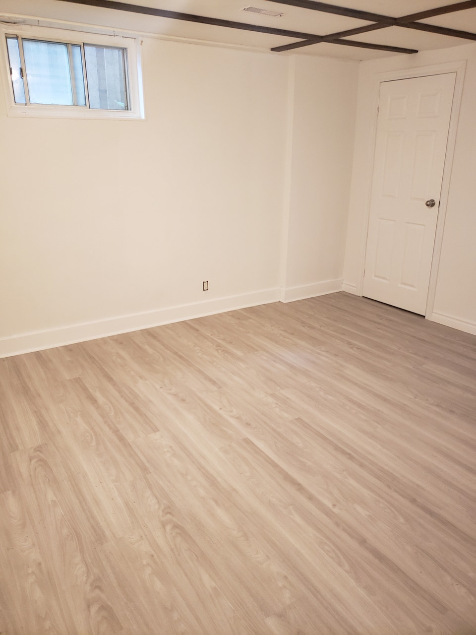 Finch and Bayview 2 Bedroom Basement 5