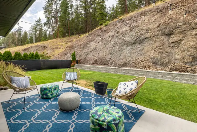 2558 CROWN CREST DRIVE63436971624195122
