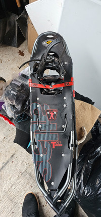 Atlas snow shoes with ratchet binding 