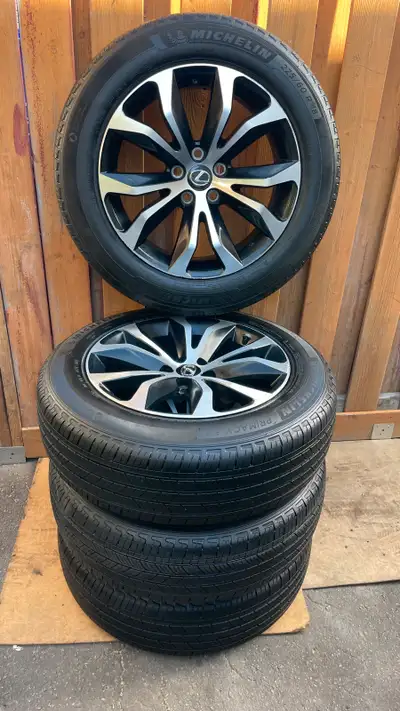 225/60R18 Michelin privacy all season tires in great condition with Lexus original factory rims The...