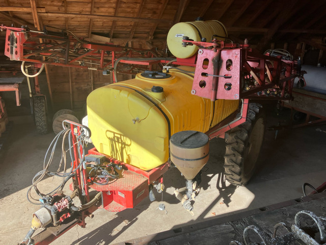1000 gallon Gregson sprayer  in Farming Equipment in Norfolk County