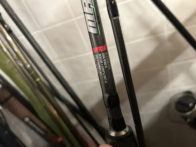 rapala magnum 7’9 2pc medium 8-20lb test catfish rod in Fishing, Camping & Outdoors in Sarnia - Image 3