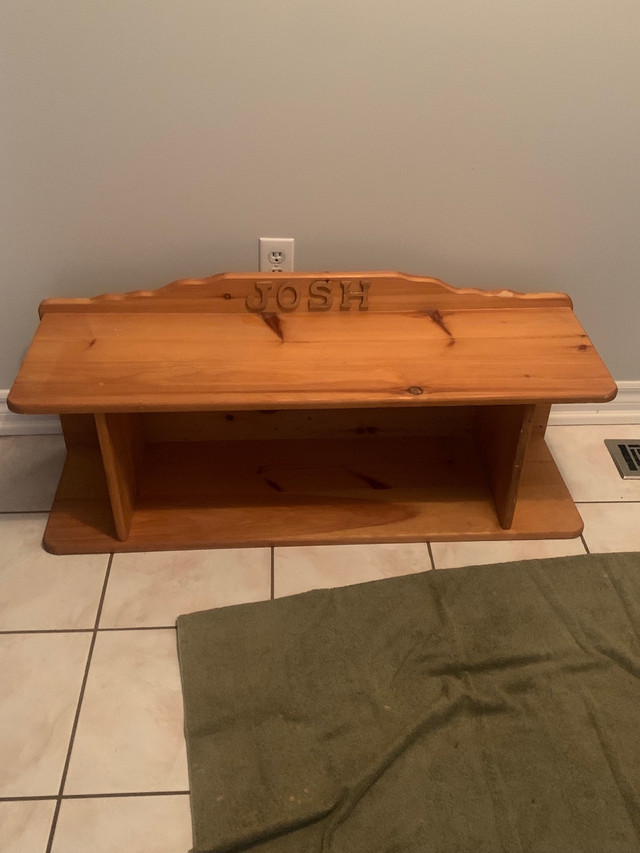Wood Bench in Other in Mississauga / Peel Region