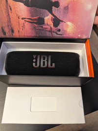 New condition JBL Flip 6 Bluetooth speaker