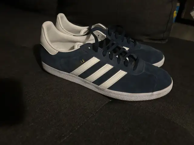 Men’s 10.5 Adidas Gazelles in Men's Shoes in Kitchener / Waterloo - Image 2