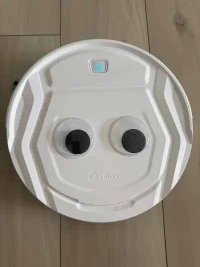 LIKE-NEW AND SPOTLESS CLEAN LeFant Vacuum Robot Purchased it at the end of last year for hardwood fl...