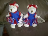 2 OURSONS NEUFS 5"HAUT COLLECTION CHEERLEADERS: $5.00 CHACUN