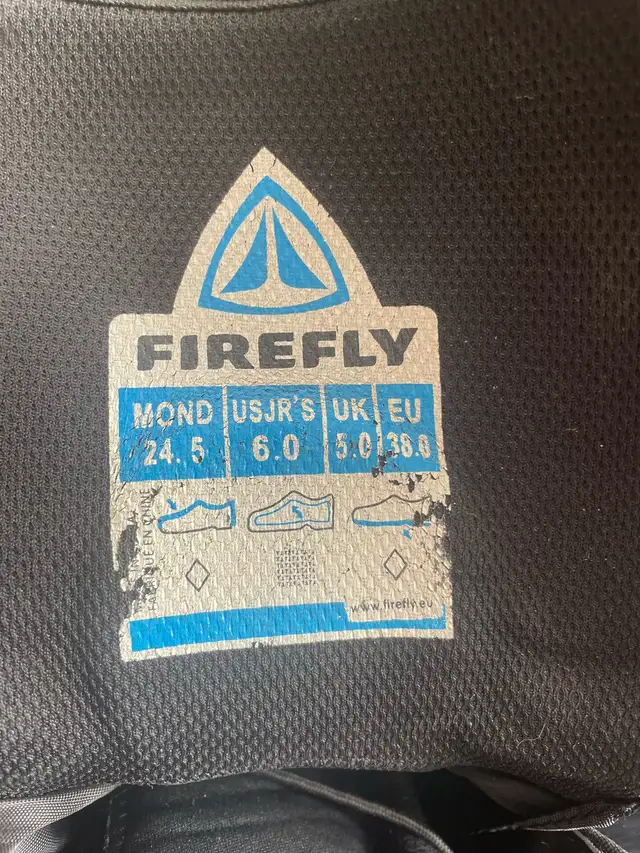 Firefly Snowboard boots size US 6 JR in Snowboard in Kitchener / Waterloo - Image 6