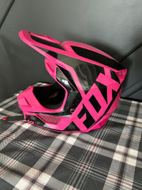 Girls Fox ATV Helmet (Youth Medium)