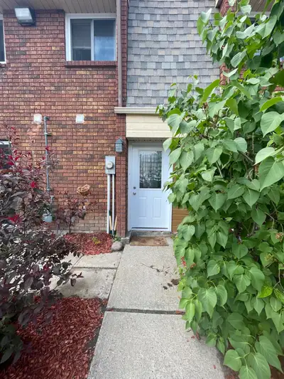RIVER PARK APARTMENTS- BEAUTIFUL 2 BDRM. TOWNHOME