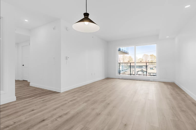 Spacious 4.5-Bedroom Apartment with Dedicated Office — Lease Assignment at La Sentinelle, Lévis