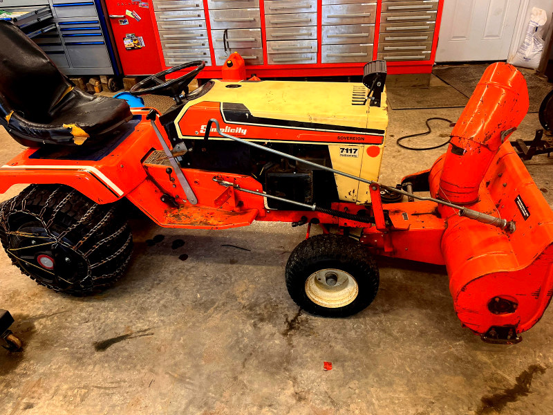 Simplicity 7117 Garden Tractor With 42” snowblower Lawnmowers & Leaf