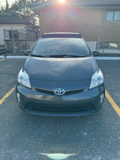 Toyota Prius 2013 - Clean Title - Great condition